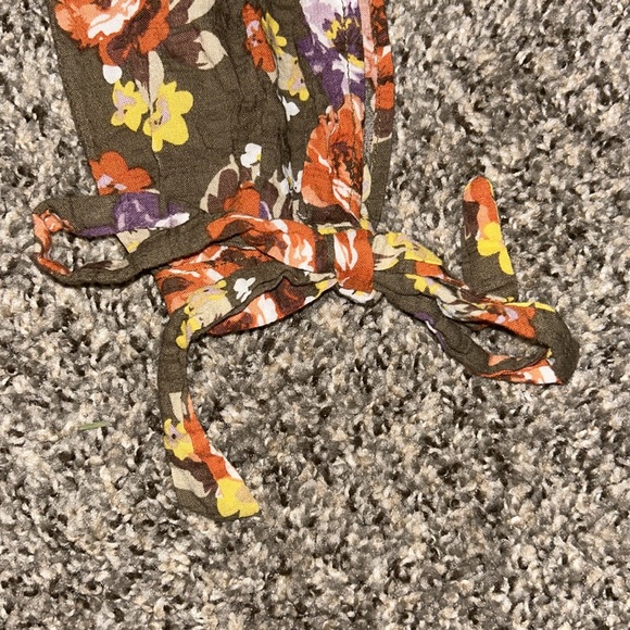 Off-The-Shoulder Floral Blouse - Picture 3 of 3